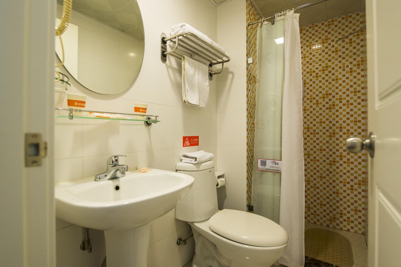 Home Inn Central Avenue Pedestrain Street Harbin Bagian luar foto