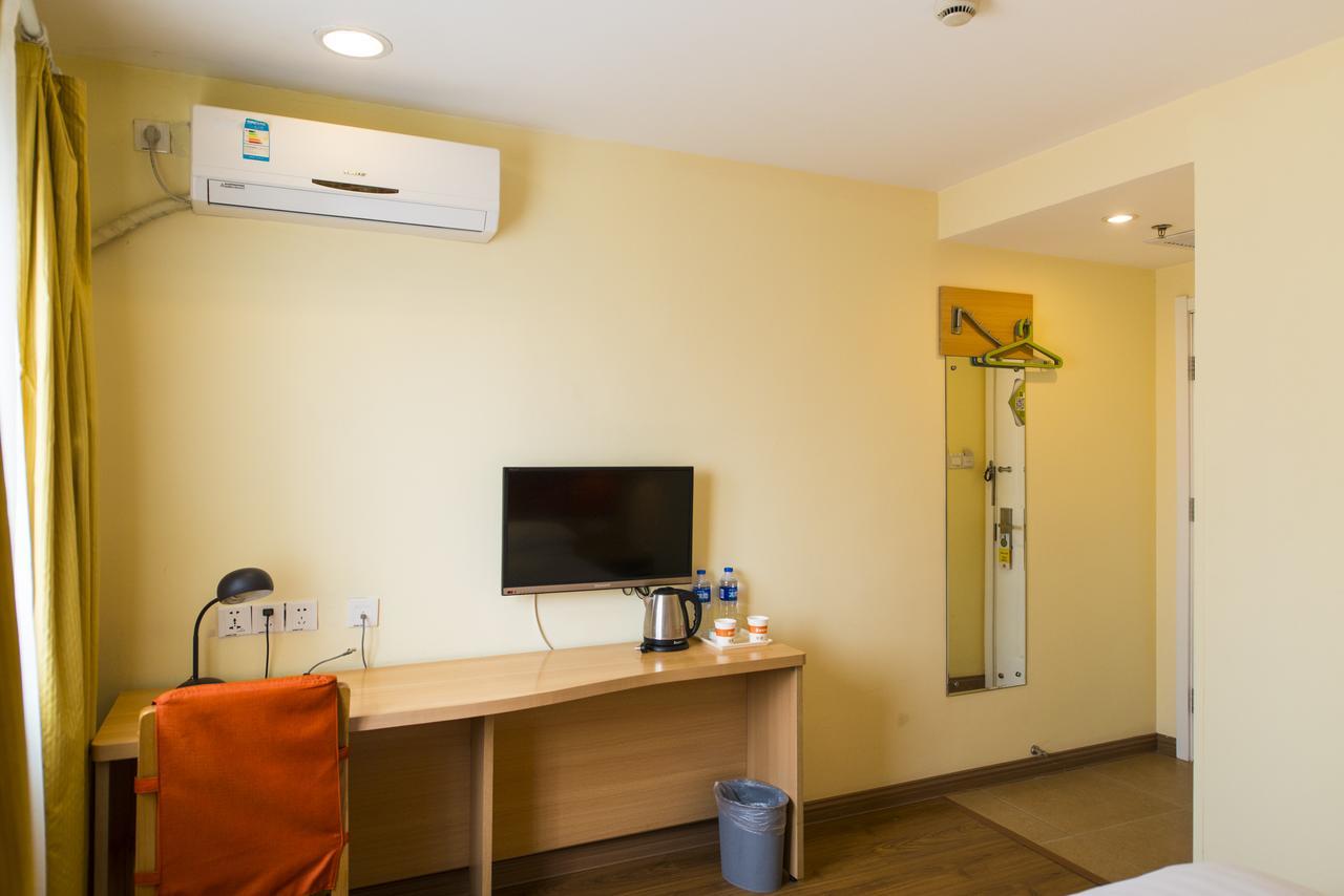 Home Inn Central Avenue Pedestrain Street Harbin Bagian luar foto